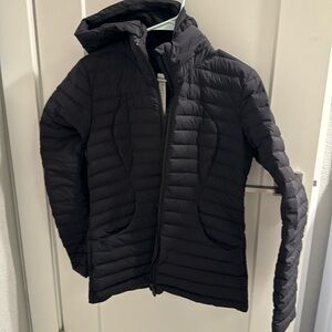 Lululemon women’s pack it down jacket. Great condition!
